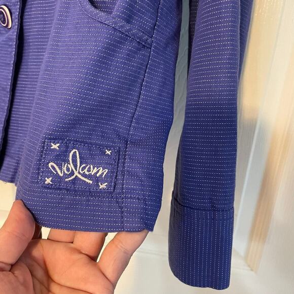 Volcom Blue & White Striped Double Breasted Collared Blazer size Medium - Picture 2 of 15